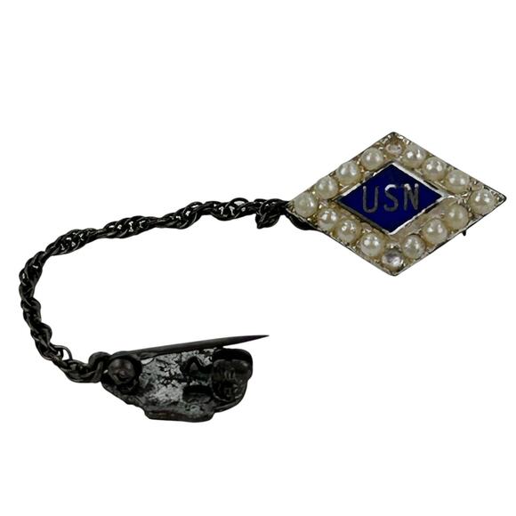 Vintage US Navy Pin Tie Tack Lapel Pin USN Chain Stamped Sterling w Faux Pearls - Picture 3 of 9